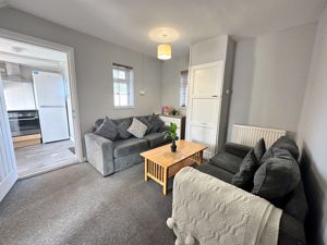 LIVING ROOM- click for photo gallery